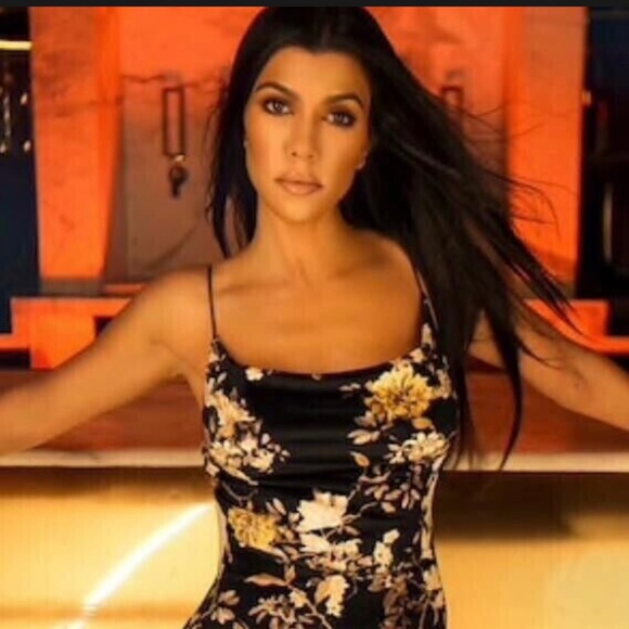 PrettyLitteThing Black Velvet Floral Cowl Neck Bodycon Dress Size 4 - Picture 2 of 10